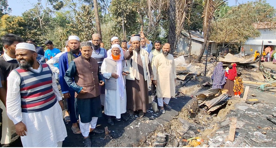 শরীয়তপুরের ডোমসারে ভয়াবহ অগ্নিকান্ডে পুড়েছে ১২ কৃষকের ১৫টি ঘর