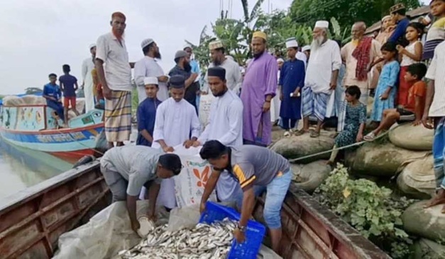 ভেদরগঞ্জে ৬ মণ জাটকা, ট্রলার, জালসহ চায়না দোয়ারী জব্দ
