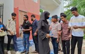 শরীয়তপুরে এইচএসসি পরীক্ষার্থীদের মাঝে ছাত্রদলের মাস্ক, পানি ও কলম বিতরণ