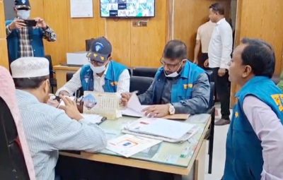 স্বাস্থ্য সেবা নিশ্চিত করতে শরীয়তপুর সদর হাসপাতালে দুদকের অভিযান